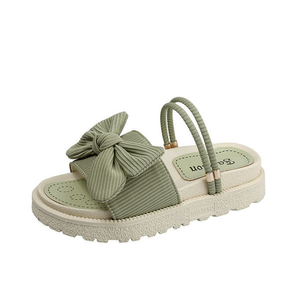 Moodsad kolmevärvilised paelaga sussid