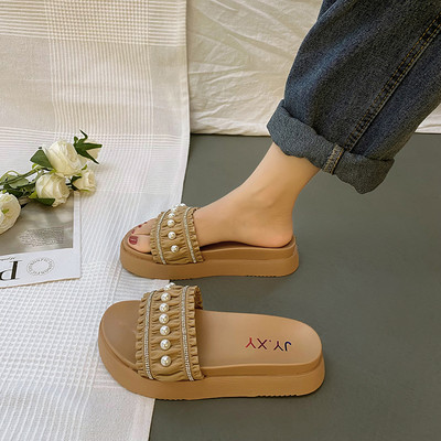 Naiste platvormsussid ja pärlid