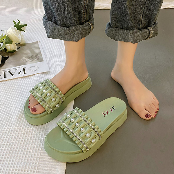 Naiste platvormsussid ja pärlid