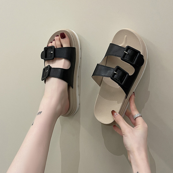 Ženske papuče s kopčama