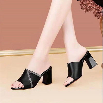 Ženske elegantne papuče s ukrasnim kamenčićima i petom 6,5 cm