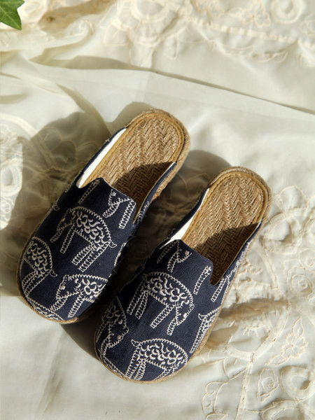 Ležerne papuče s vezom