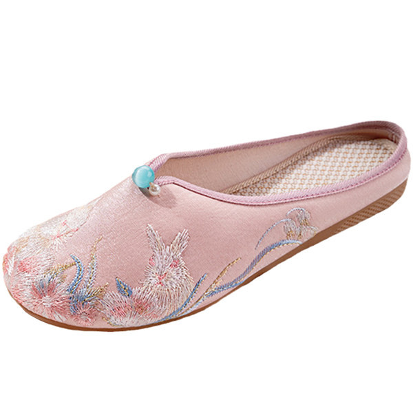 Satiinist värvilise tikandiga sussid