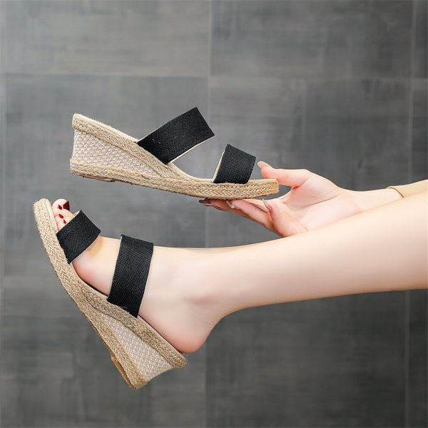 Ženske papuče s platformom