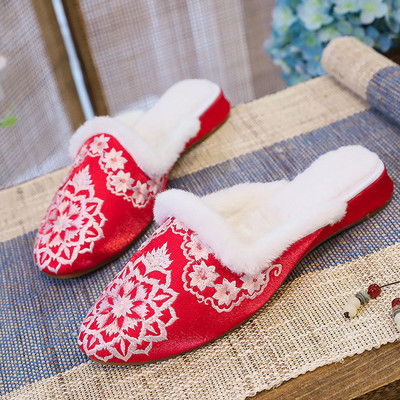 Ženske papuče sa šiljastim vezom