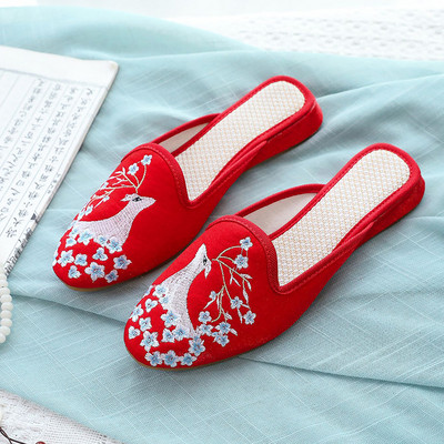 Casual γυναικείες μυτερές παντόφλες με κέντημα