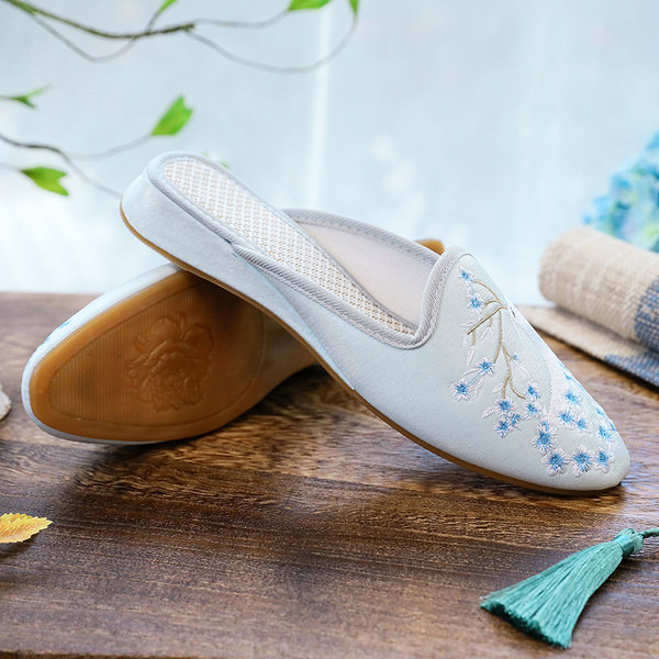 Casual γυναικείες μυτερές παντόφλες με κέντημα