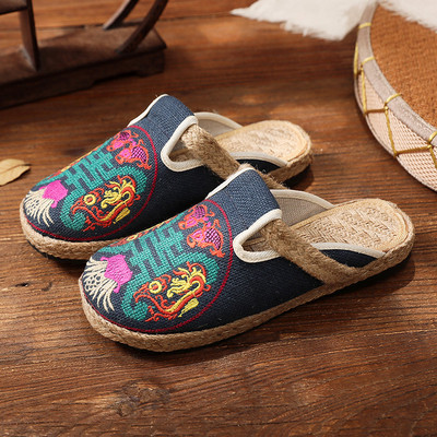 Įprastos drobinės šlepetės su siuvinėjimais