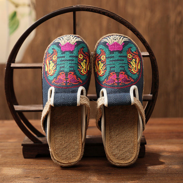 Įprastos drobinės šlepetės su siuvinėjimais