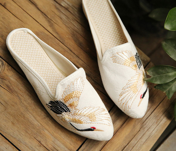 Ženske papuče na špic s vezom