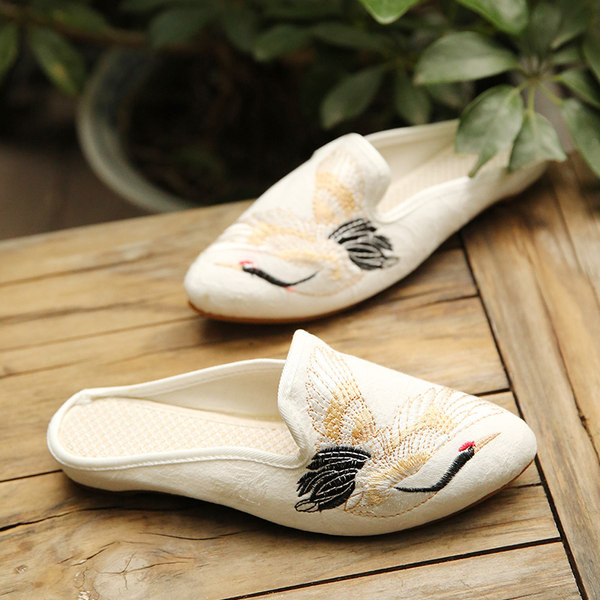 Ženske papuče na špic s vezom