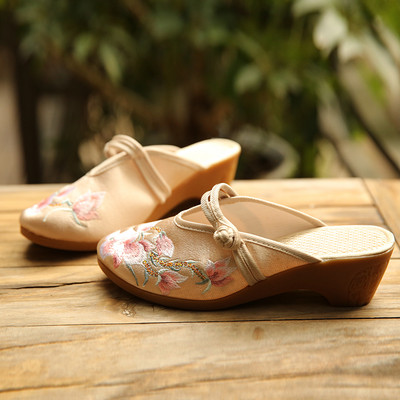 Naiste sussid 5 cm platvormi ja tikandiga