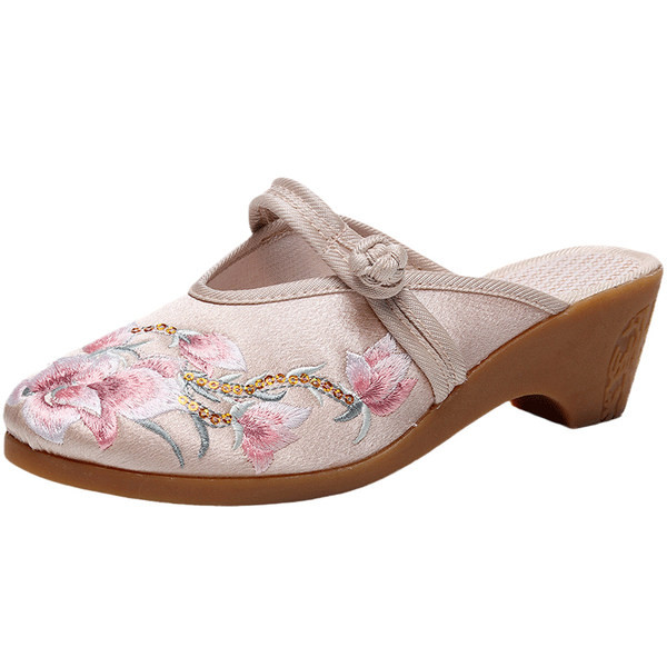 Naiste sussid 5 cm platvormi ja tikandiga