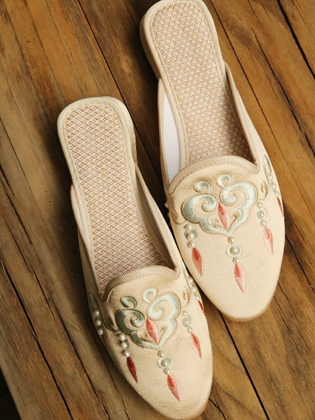 Novi model ženskih satenskih papuča sa vezom