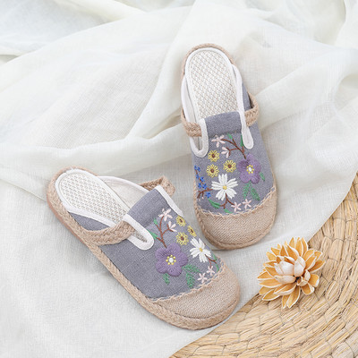 Ženske papuče zaobljenog uzorka s vezom u boji