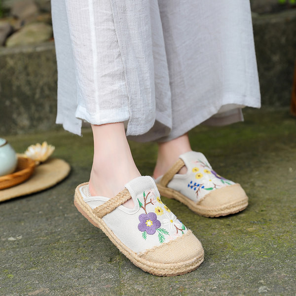 Ženske papuče zaobljenog uzorka s vezom u boji