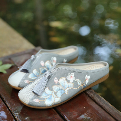 Ležerne ženske papuče s resicom