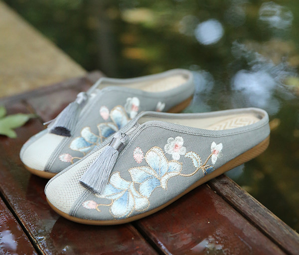 Ležerne ženske papuče s resicom