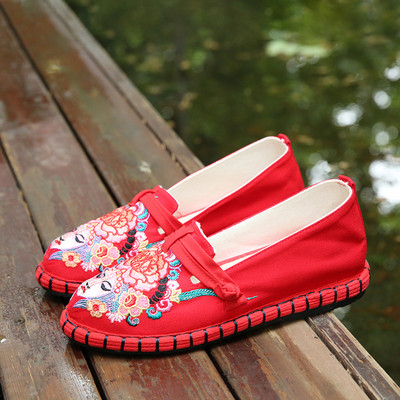 Ženske ležerne zatvorene papuče s ravnim potplatom i vezom