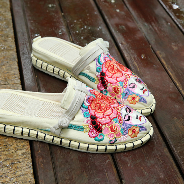 Ženske ležerne zatvorene papuče s ravnim potplatom i vezom