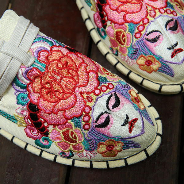 Ženske ležerne zatvorene papuče s ravnim potplatom i vezom