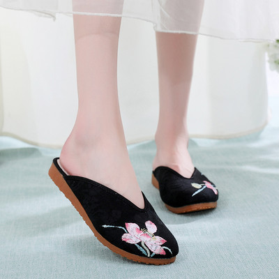 Ženske papuče s cvjetnim vezom