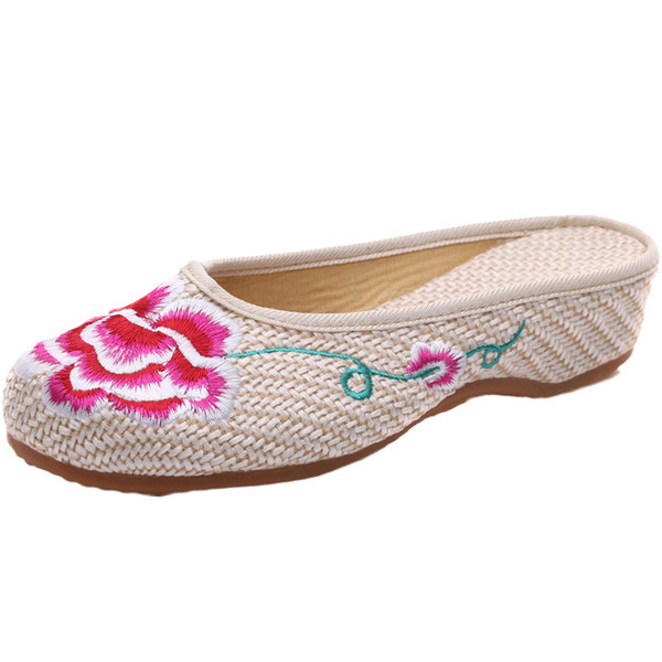 Ženske zatvorene papuče i vezeni cvijet