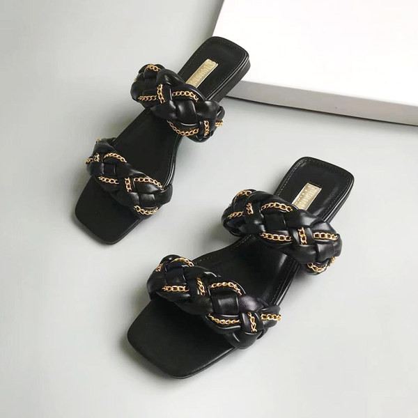 Novi model ženskih papuča sa kožnim remenčićima i lančićem