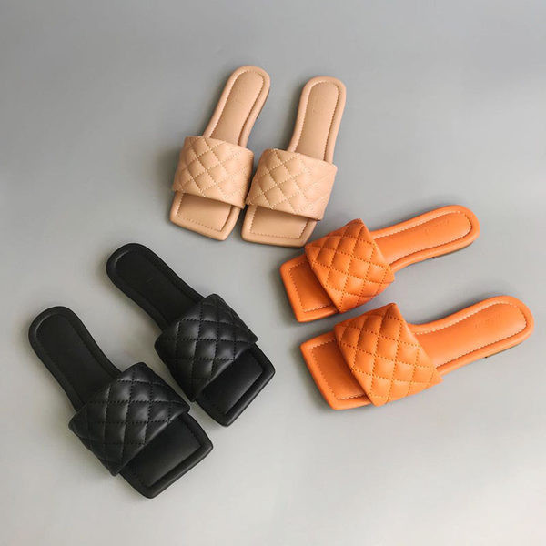 Γυναικείες τετράγωνες παντόφλες από συνθετικό δέρμα