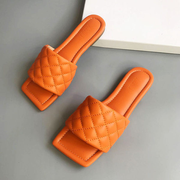 Γυναικείες τετράγωνες παντόφλες από συνθετικό δέρμα