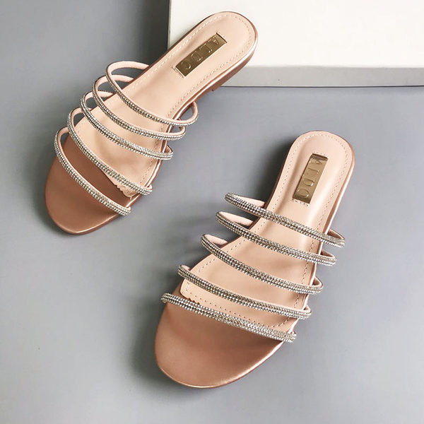 Ženske papuče s ravnim potplatom s ukrasnim kamenčićima