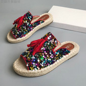 Νέο μοντέλο γυναικείες παντόφλες με παγιέτες και φούντα