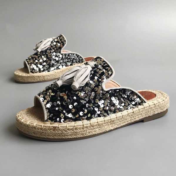 Νέο μοντέλο γυναικείες παντόφλες με παγιέτες και φούντα