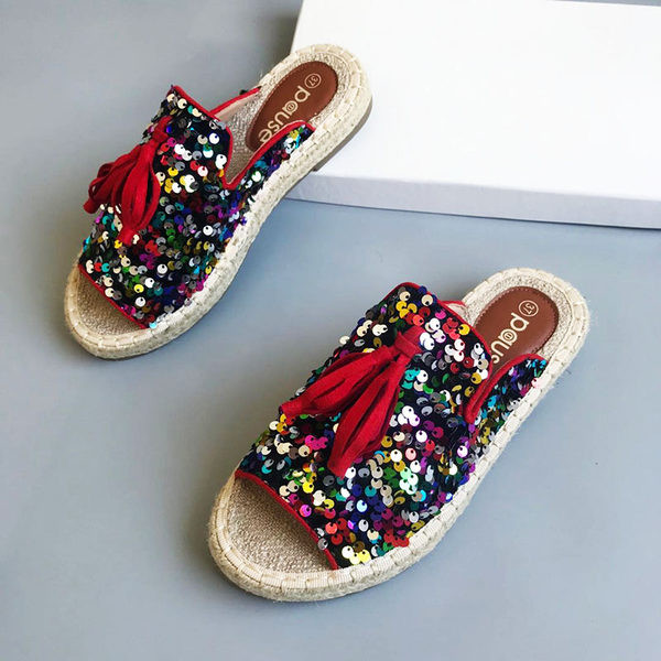 Νέο μοντέλο γυναικείες παντόφλες με παγιέτες και φούντα