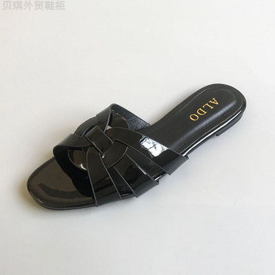 Γυναικείες παντόφλες με σταυρωτά λουράκια από οικολογικό δέρμα