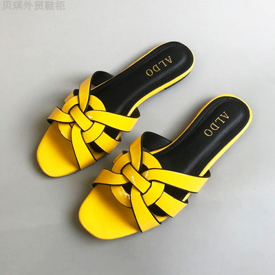 Γυναικείες παντόφλες με σταυρωτά λουράκια από οικολογικό δέρμα