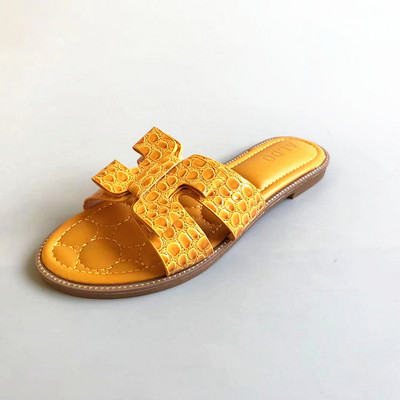 Moderne ženske papuče od umjetne kože