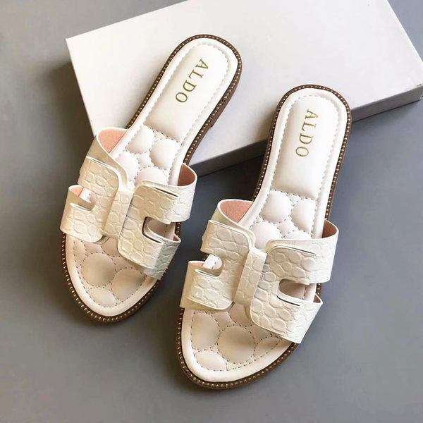 Moderne ženske papuče od umjetne kože