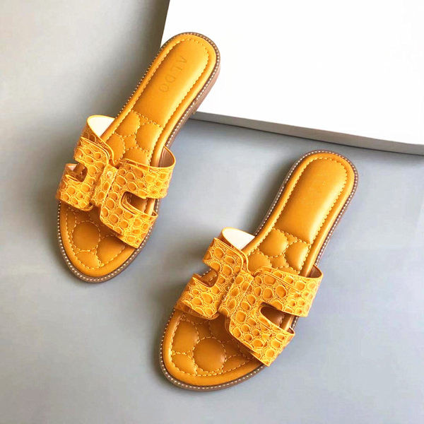 Moderne ženske papuče od umjetne kože