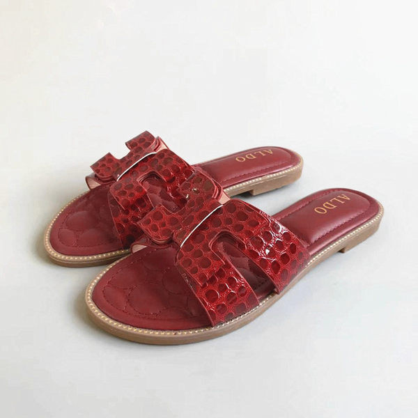 Moderne ženske papuče od umjetne kože