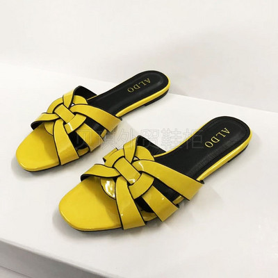 Dviejų spalvų moteriškos dirbtinės odos šlepetės