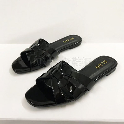 Dviejų spalvų moteriškos dirbtinės odos šlepetės