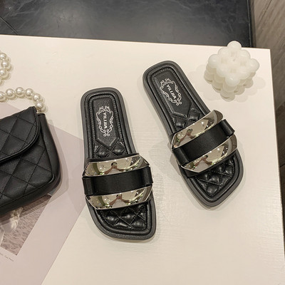 Moderne ženske papuče od umjetne kože sa metalnim elementima