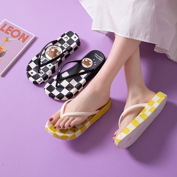 Naiste silikoonist sussid, mille varvaste vahel on rihmad