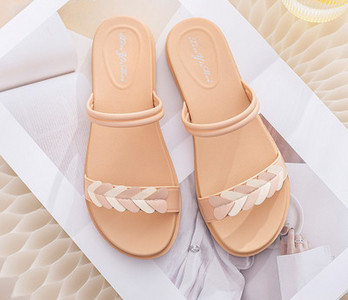 Novi model ženskih papuča od umjetne kože sa ravnim đonom