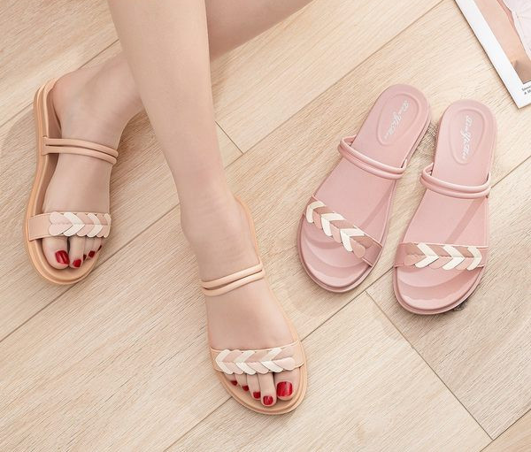 Novi model ženskih papuča od umjetne kože sa ravnim đonom