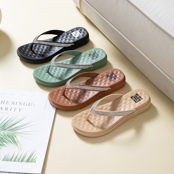 Ženske ležerne papuče između prstiju s ukrasnim kamenčićima