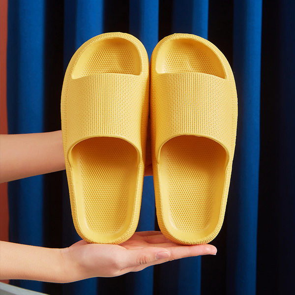 Naiste kummist sussid mitmes värvitoonis