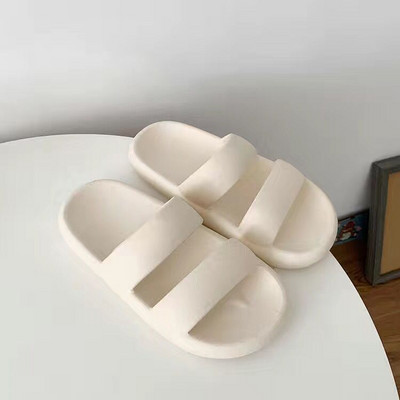 Γυναικείες παντόφλες με επίπεδη σόλα - κατάλληλες για την παραλία