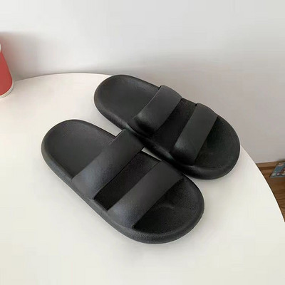 Γυναικείες παντόφλες με επίπεδη σόλα - κατάλληλες για την παραλία